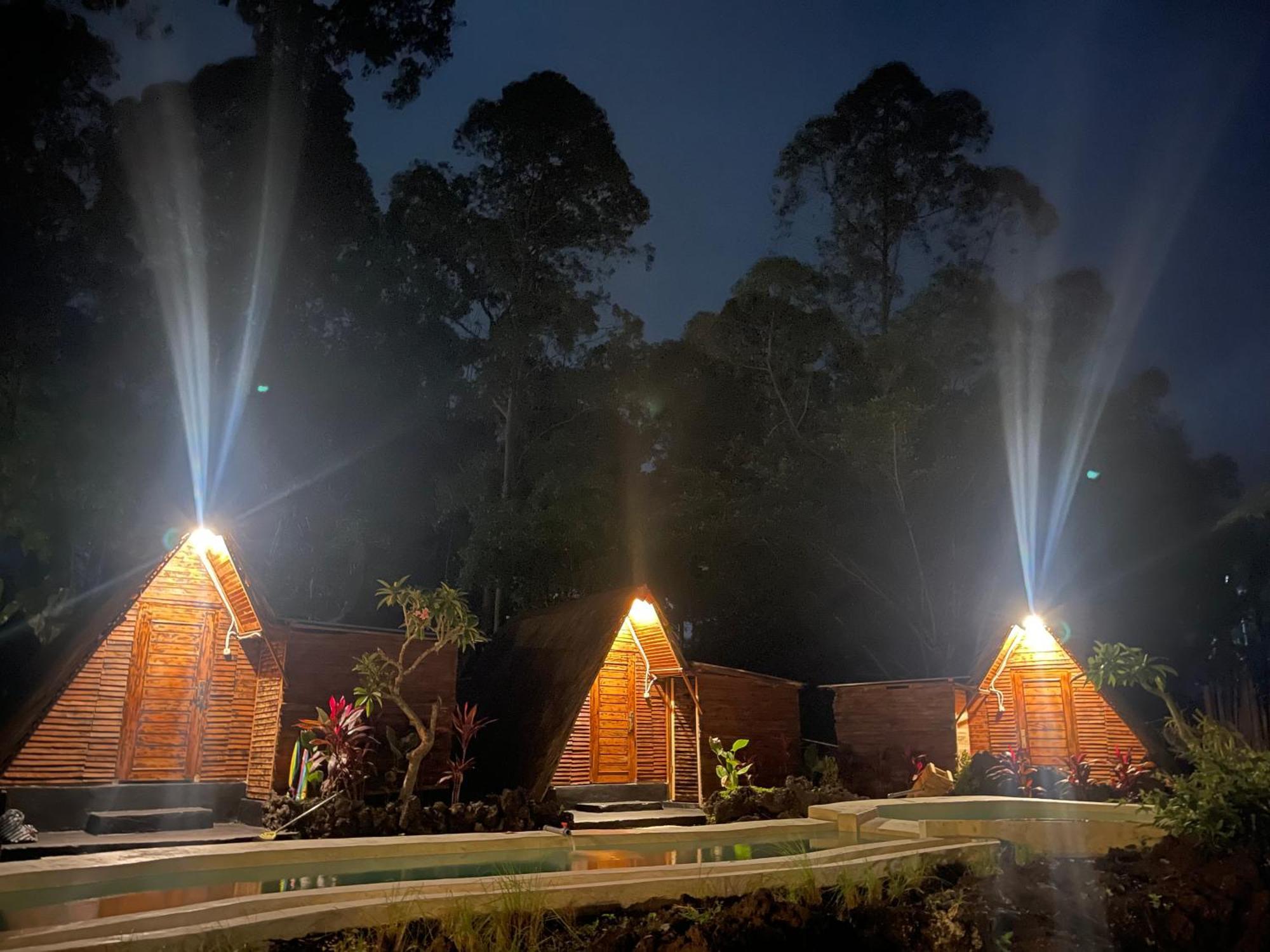 Triangular House And Hot Spring Hotel Kubupenlokan Eksteriør billede