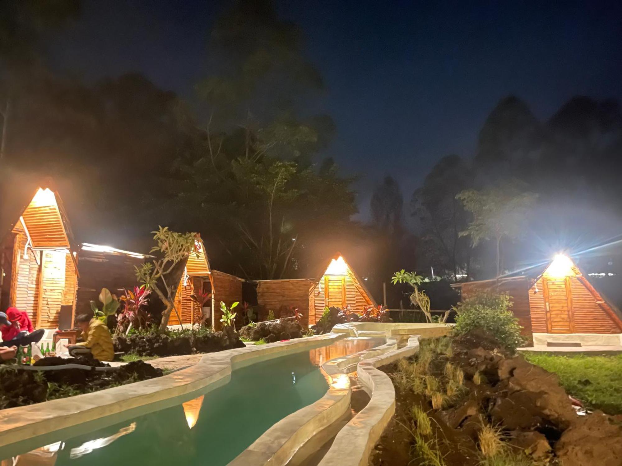 Triangular House And Hot Spring Hotel Kubupenlokan Eksteriør billede